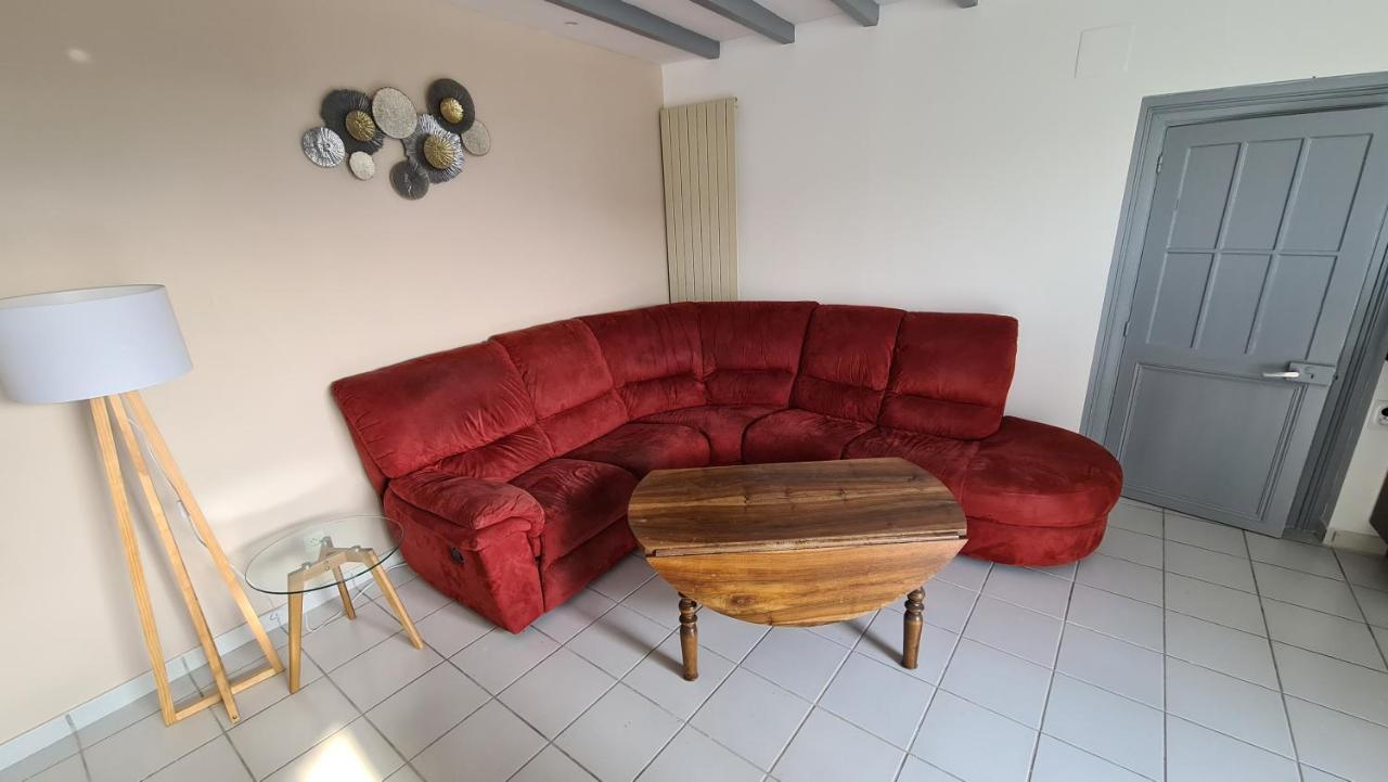 Gites De 2 A 11 Personnes Au Domaine D'Usson Echebrune Exterior photo